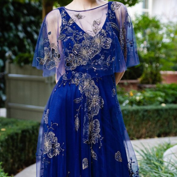 Theia Couture Jaylee Beaded Capelet Gown size 16 NWT - Picture 2 of 6